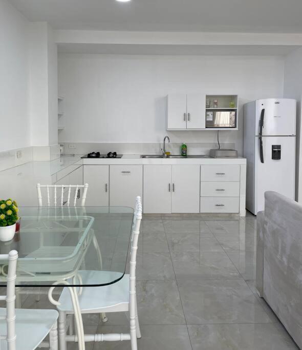 Hermoso Apartamento #13 Piso 3 Machala Exterior photo