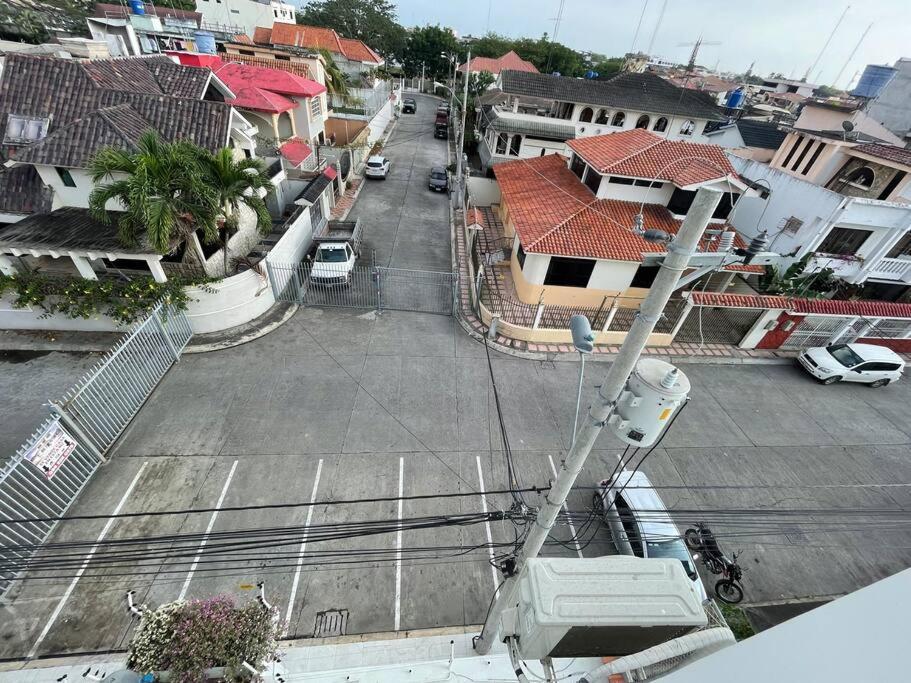 Hermoso Apartamento #13 Piso 3 Machala Exterior photo