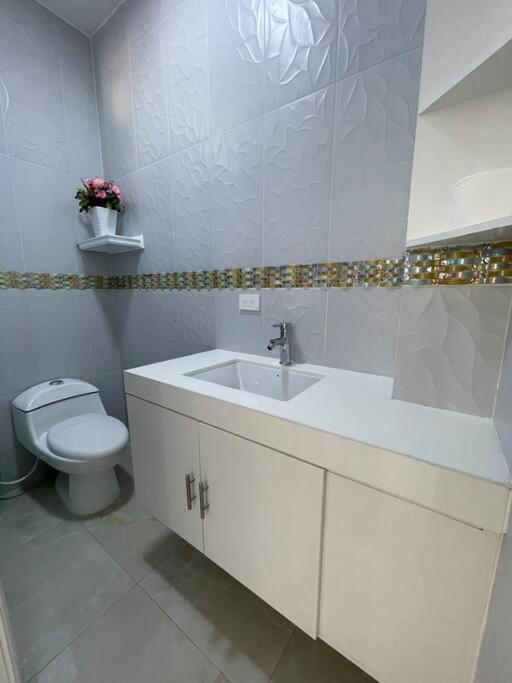 Hermoso Apartamento #13 Piso 3 Machala Exterior photo
