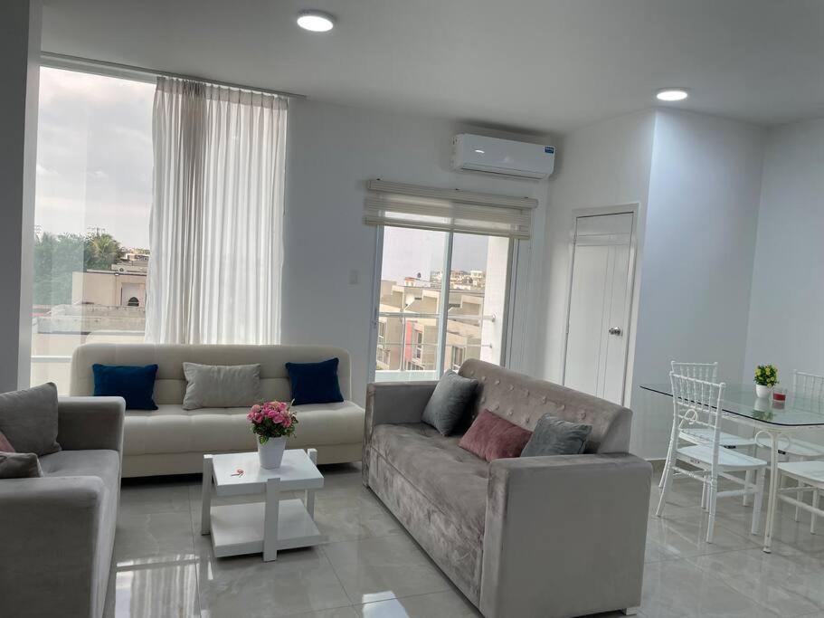 Hermoso Apartamento #13 Piso 3 Machala Exterior photo